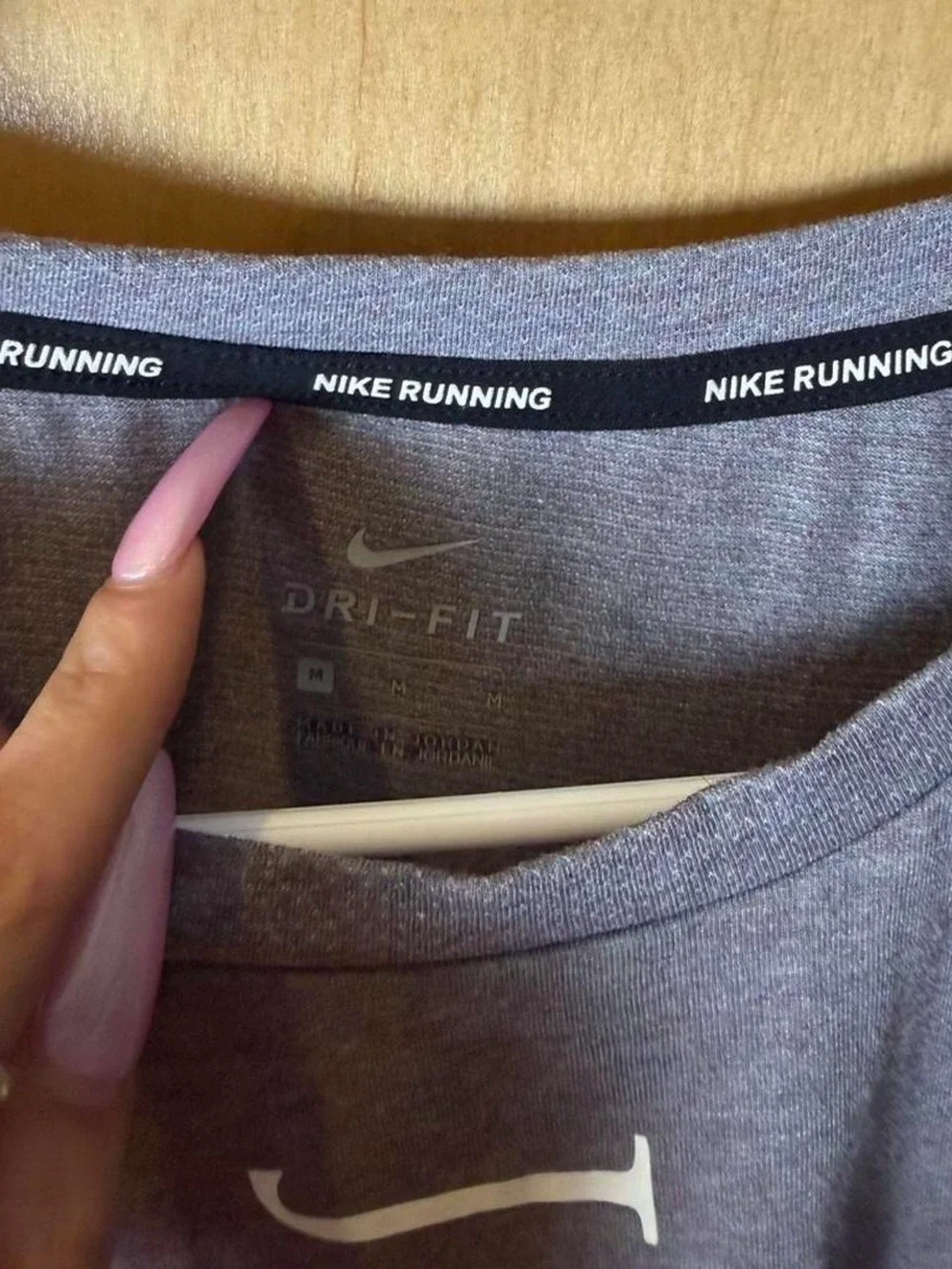 Nike Women’s Gray Vertical 'Just Do It' Muscle Tank
